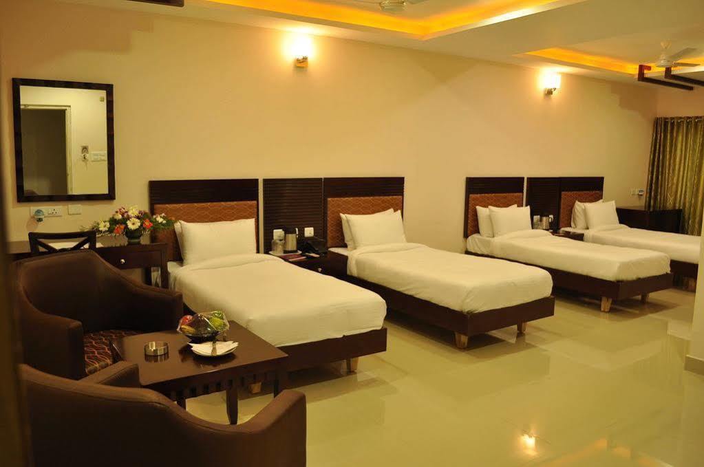 Hotel Swagath De Royal à Haïdarabad Extérieur photo